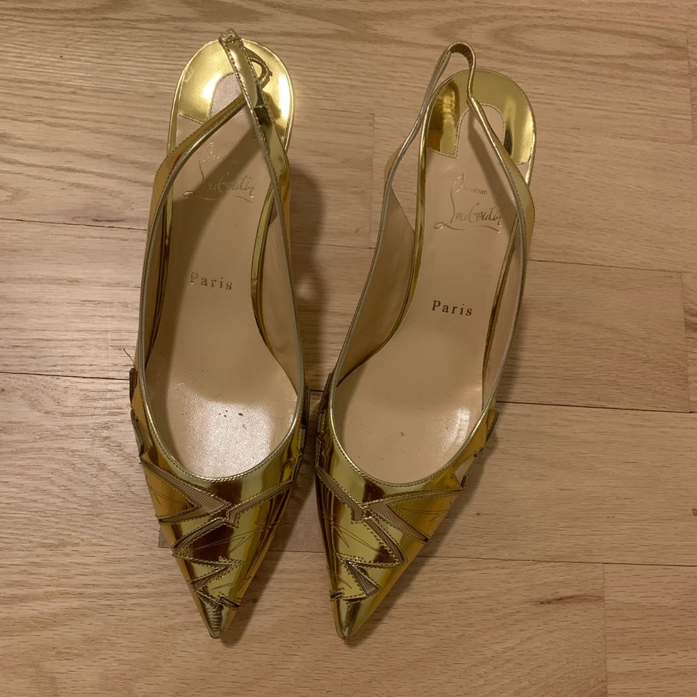 Gold Christina louboutin kitten heel